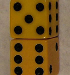 PAIR 12mm DICE BUTTERSCOTCH Ref #D8